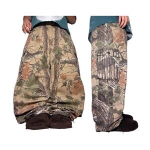 Y2k Camo BAGGY Mens jeans Size 44x31 skater Wide Leg Type